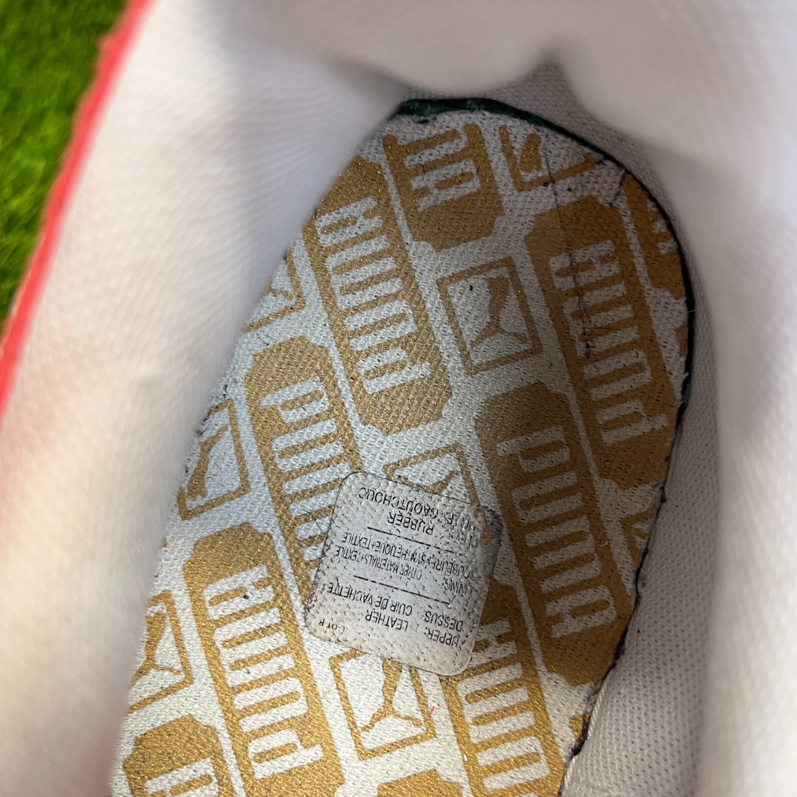 Puma Suede Classic Mens Size 9 Red White Athletic Lifestyle Shoes Sneakers thumbnail 8