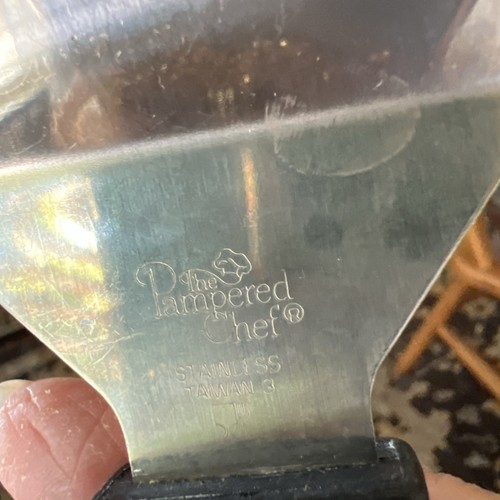 Pampered Chef Perfect PIE & CAKE SLICER - Serrated Wedge-Shaped Server No Cover - Picture 2 of 9