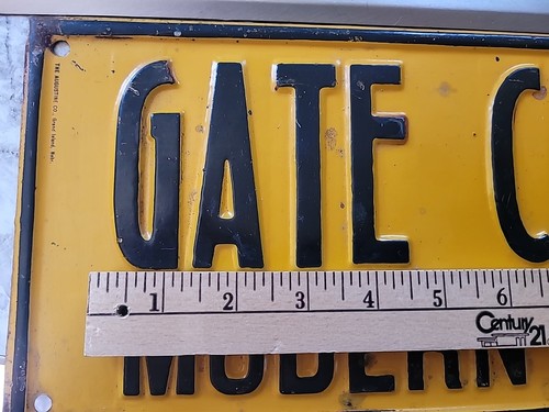 Vintage 1930s Gate City Hotel Sign 28" Painted Metal Pointing Hand Nebraska - Picture 11 of 22