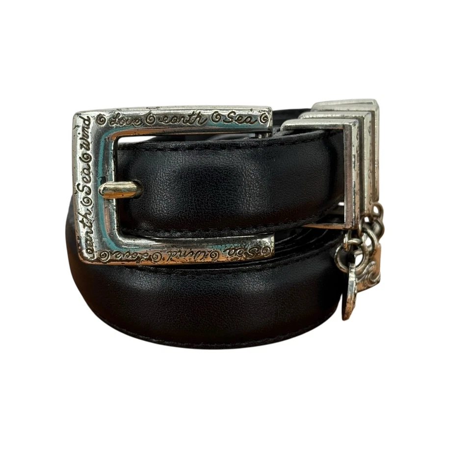 Cinto Berloque Brighton LOVE EARTH SEA WIND VINTAGE M Feminino Couro Preto Prata Magro - Imagem 2 de 4