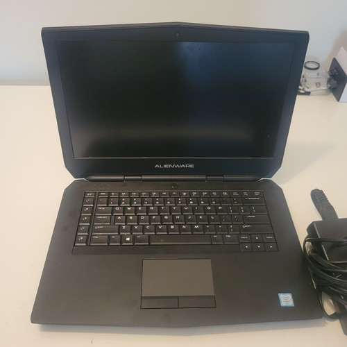 Alienware AW15R2 15.6 Inch Gaming 16GB RAM Laptop Wi Adapter FRESH HARD DRIVE - Picture 2 of 6