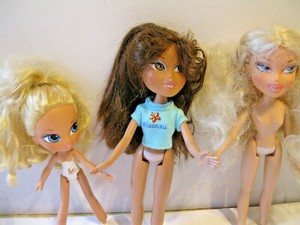 pies de bratz
