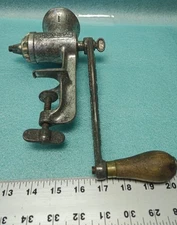 Vintage Universal Hand Crank Meat Grinder No. 1 With Table Clamp Cast Iron & Woo