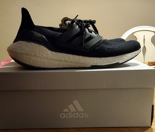 Adidas UltraBoost 22 Black womens running shoe size 9.5 - 第 1/5 張圖片