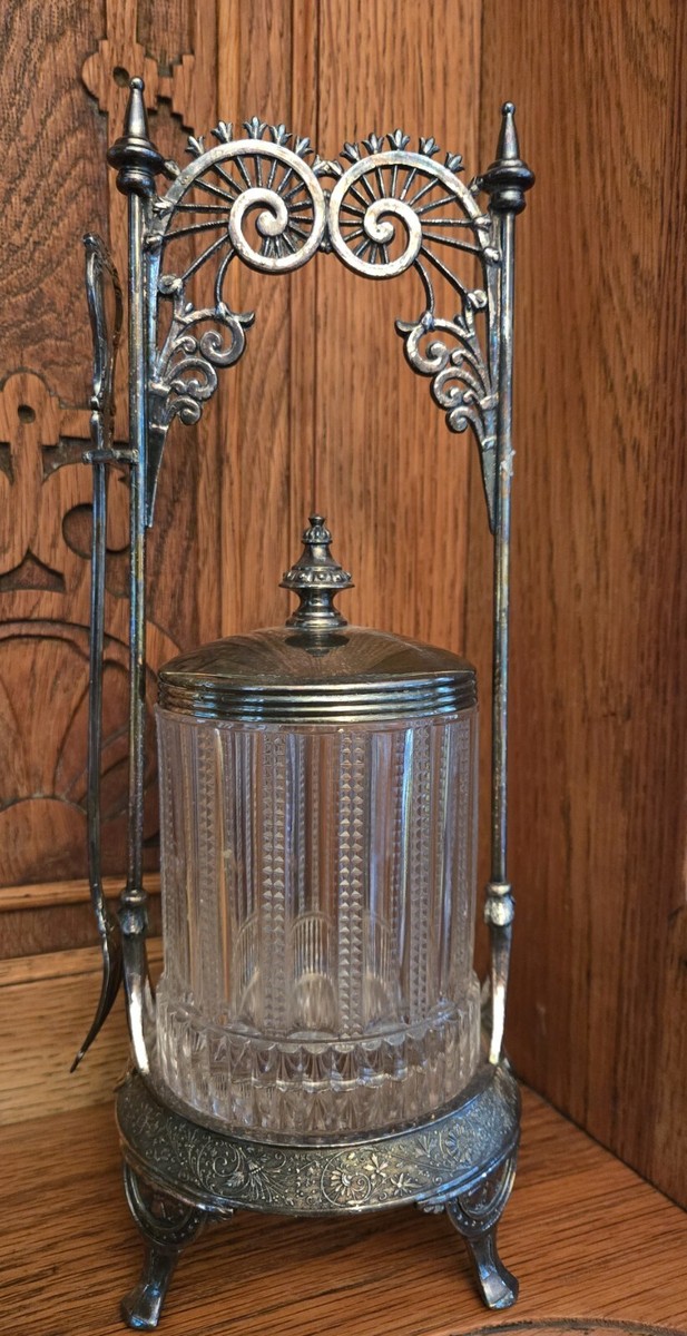 Middletown Plate Co Victorian Pickle Castor Silverplate with