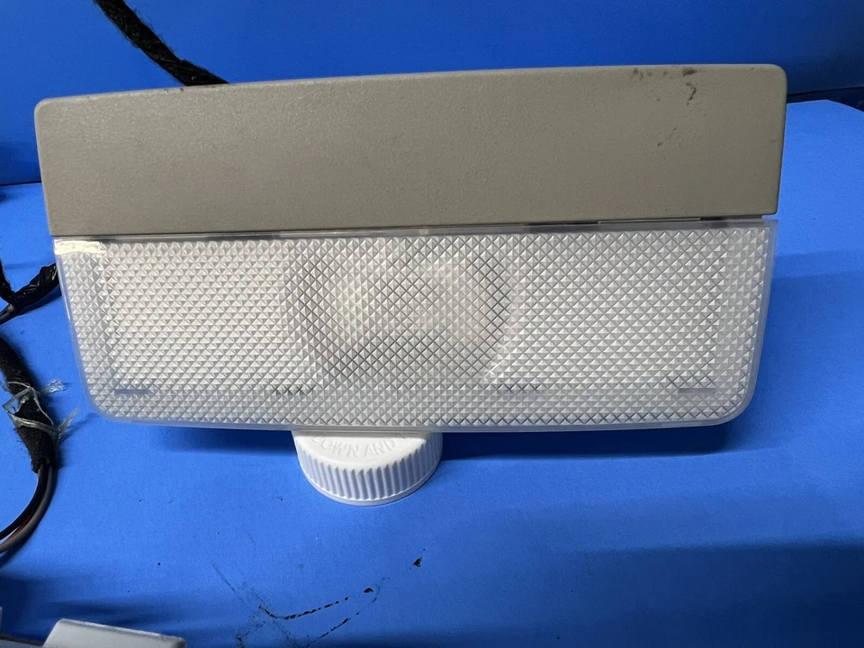 GMC TERRAIN 2016 juego de luces interiores superiores de 2 y 2 manijas de agarre OEM Foto 2 de 4