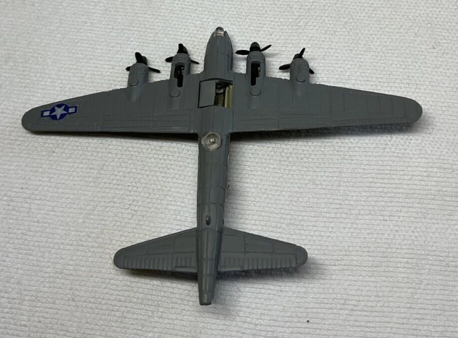 Avión fortaleza voladora Bachmann B-17 Foto 3 de 3