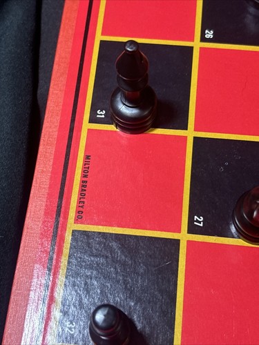 Milton Bradley Chess Set 1982 Complete - Picture 10 of 12