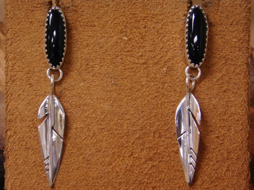 Pendientes de ónix negro de plata esterlina con pluma colgante - Imagen 2 de 3