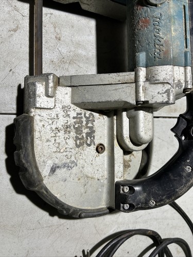Makita seghetto portatile a nastro 2107F velocità variabile con maniglia e luce - Foto 4 di 12