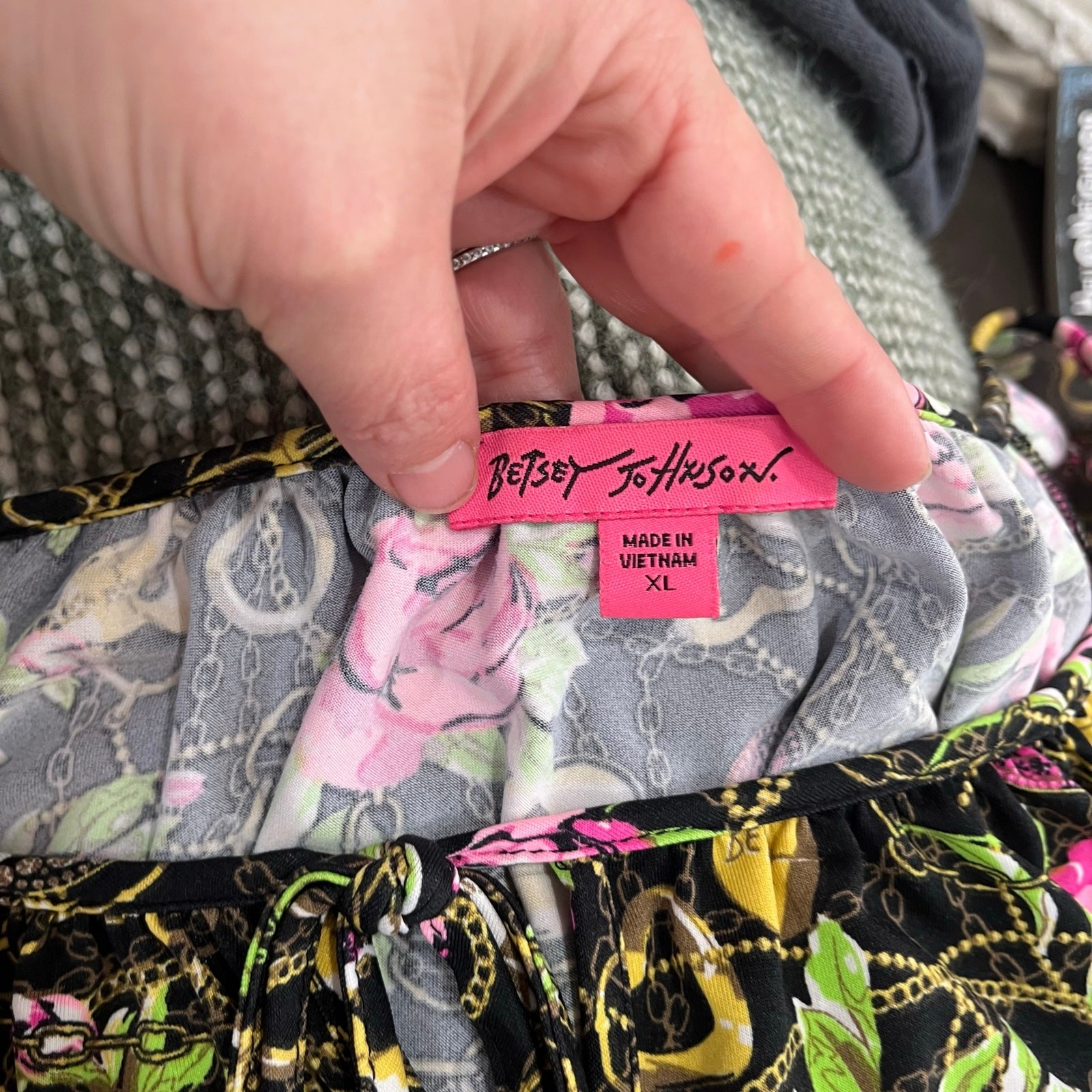 Betsey Johnson Floral Chain Print Blouson Top XL Pink Roses Boho Glam