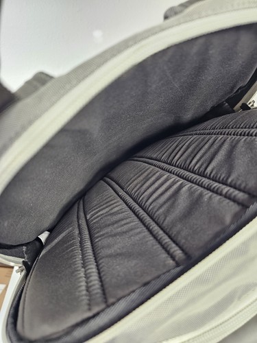 Victorinox Altmont 3.0 Vertical-Zip Laptop Backpack For Work Or Scool - Picture 9 of 12