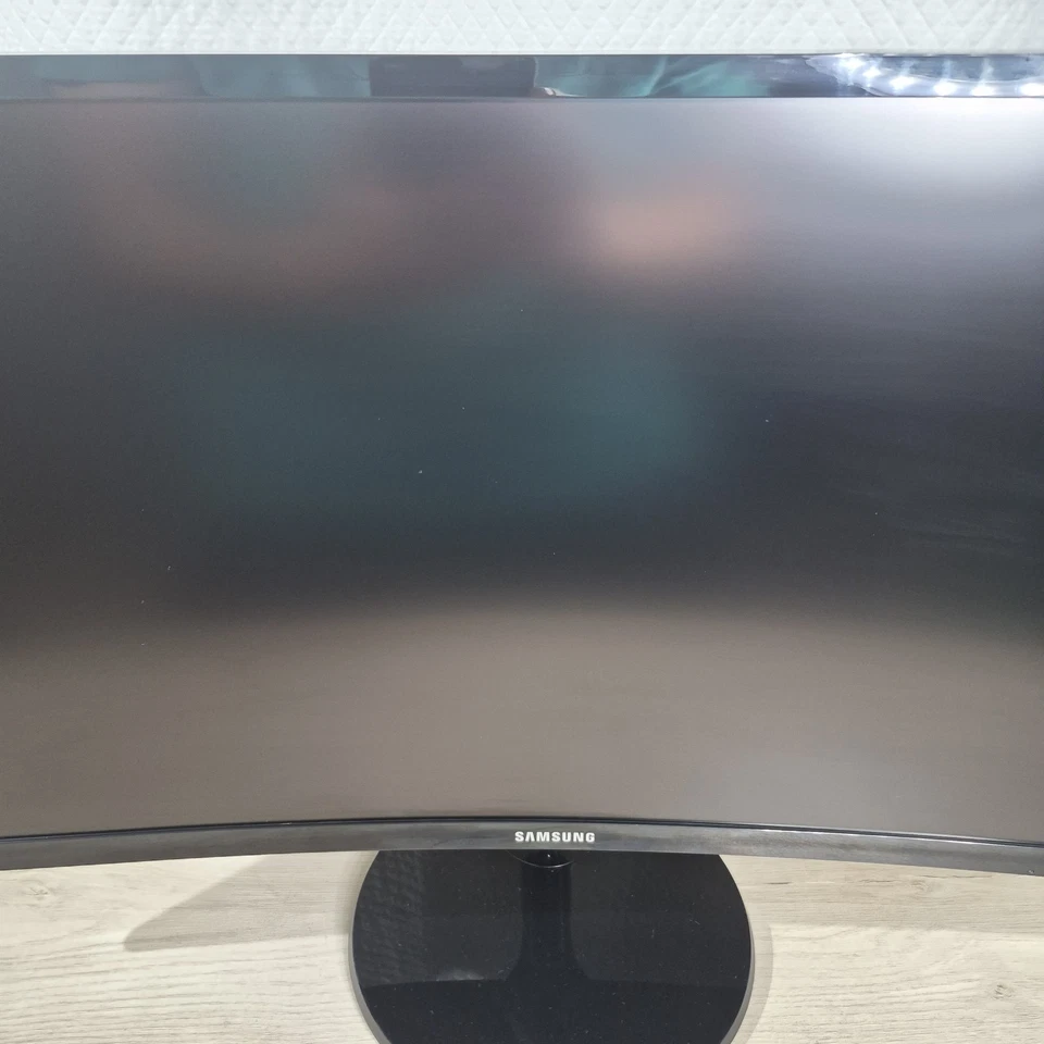 Samsung 24" Curved LED Monitor C24F390FHN CF390 Series -LC24F390FHNXZA No Cords - Image 3 of 4