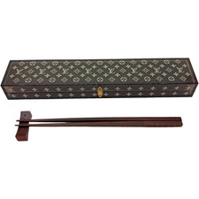 Auth LOUIS VUITTON VIP Limited Chopsticks & Rest M99171 Monogram Wood #36638599