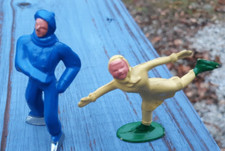 2 piece vintage Barclay Manoil lead ice skaters
