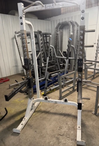 Hammer Strength | 8' Half Rack w/ Olympic Barbell Holders