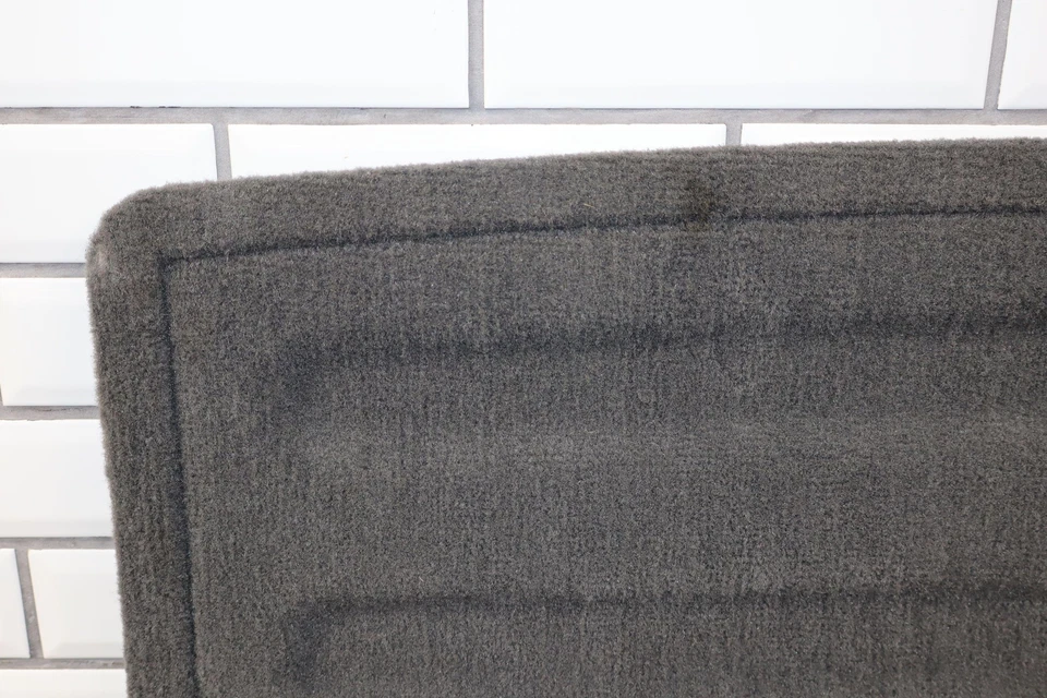 1997 Chevy Camaro tampa traseira escotilha carga (cinza acarpetado) - Imagem 2 de 4