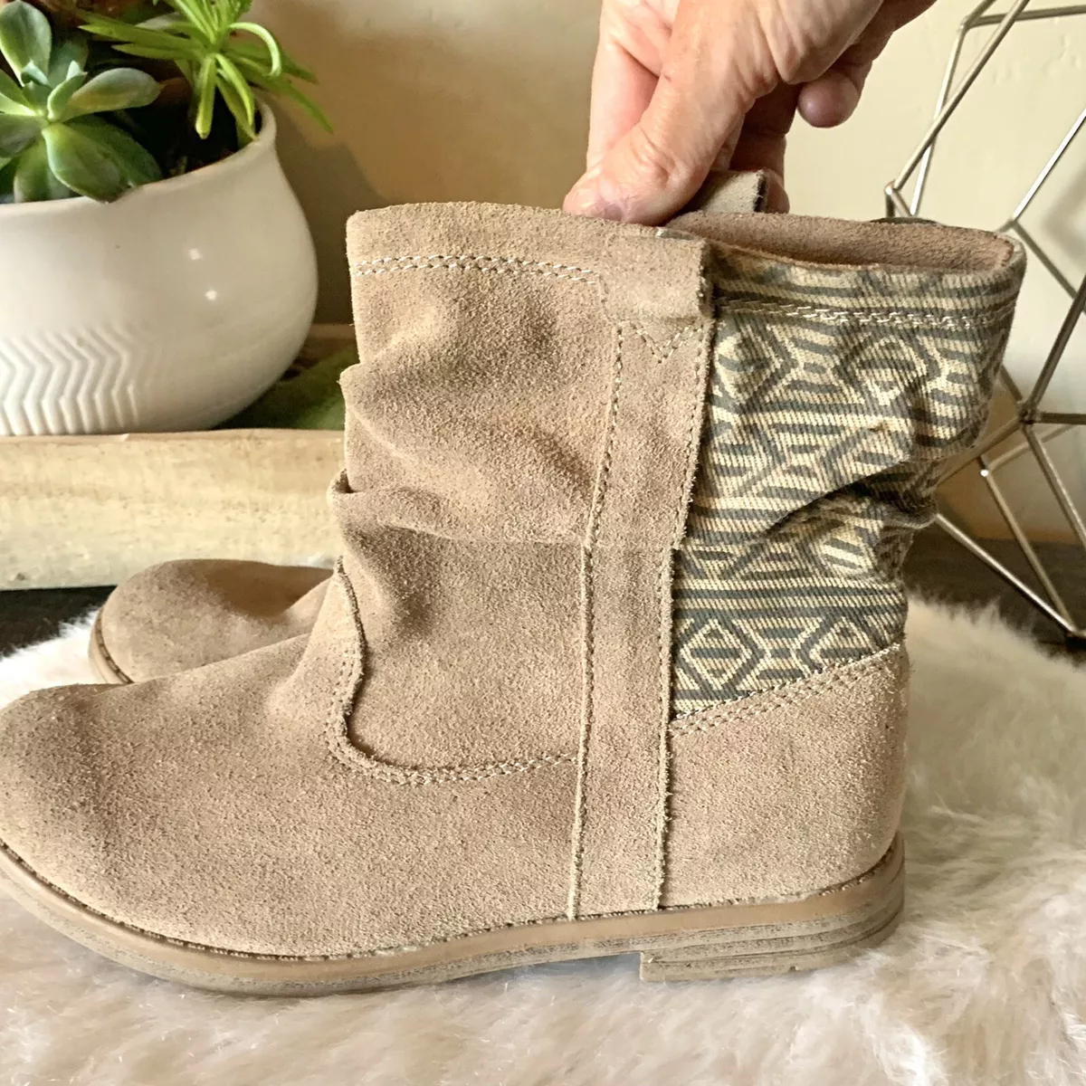Toms 2024 girls boots
