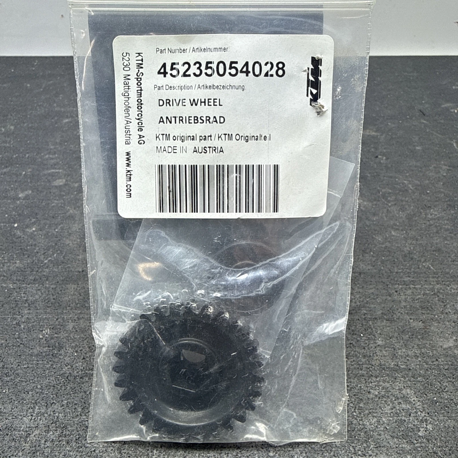 KTM 50 09-26 Water Pump Drive Gear Water Pump Seal 45235054028 0760082472