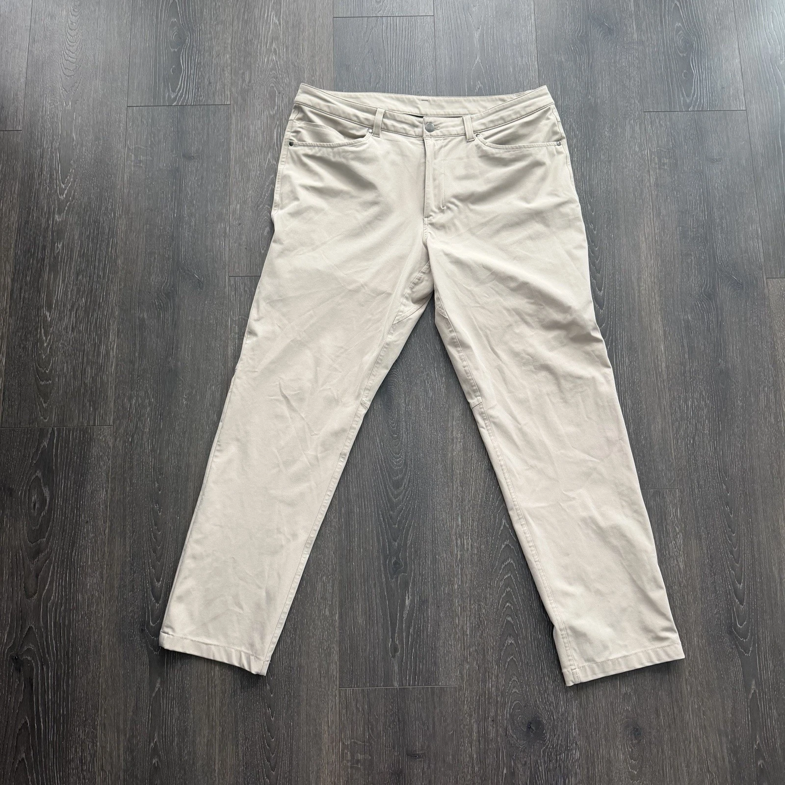 Lululemon ABC Pants Mens 36x31 Khaki Classic Fit 5 Pocket Performance Athletic