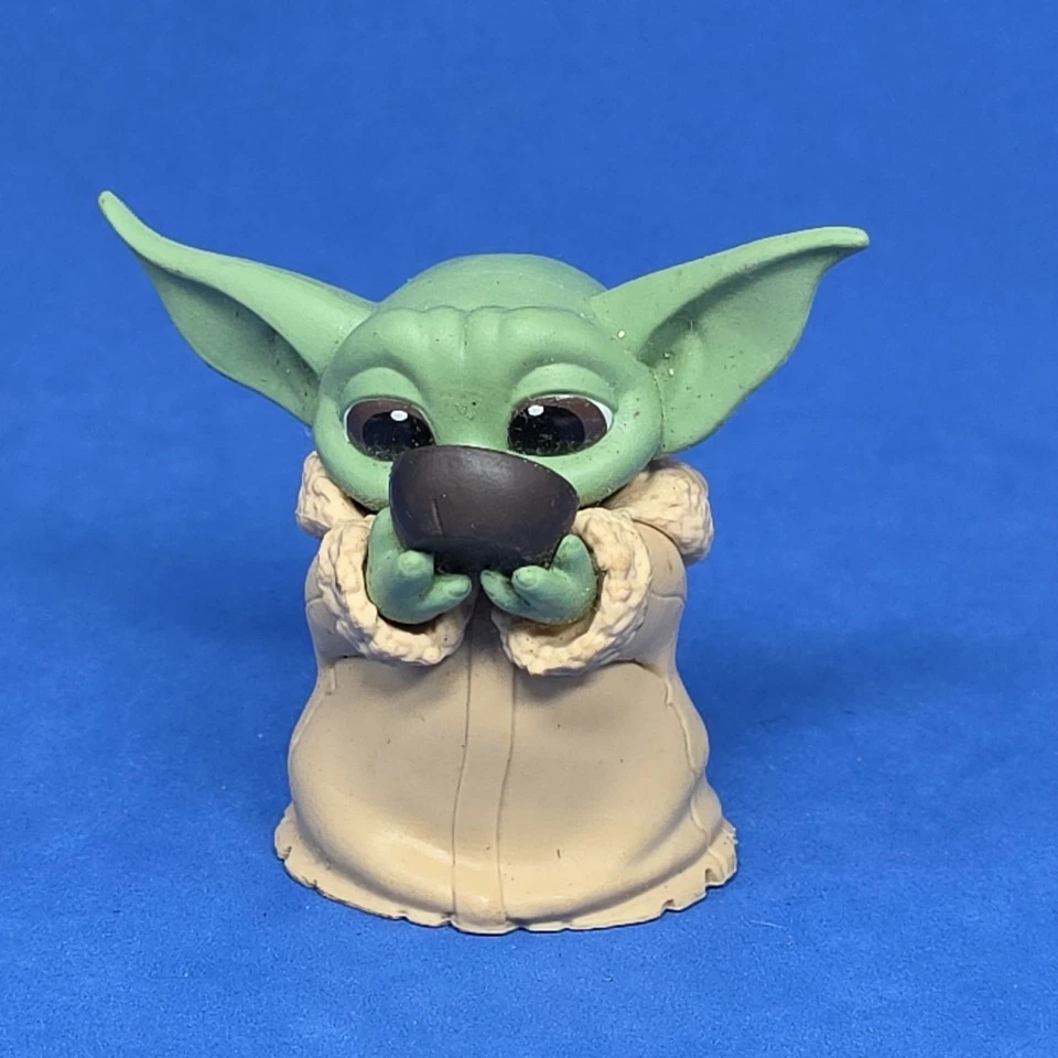 Grogu Star Wars Bounty Collection Baby Yoda Figurine Cake Topper Hasbro - image 3 of 4