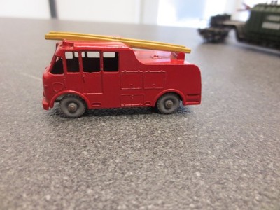MATCHBOX LESNEY MERRYWEATHER MARQUIS SERIES III FIRE ENGINE No. 9