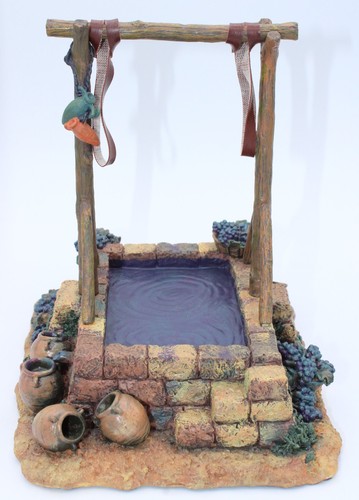 Fontanini 1999 Winepress Heirloom Village Nativity for 5" Village with Box 55513 - Picture 2 of 17