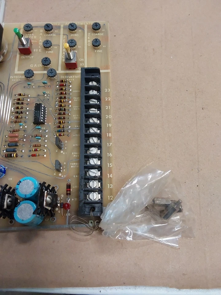 NORTH AMERICAN MFG,H6142-04,PC BOARD NEW W/ D.C VOLT METER DPC.34-300 Foto 2 de 4