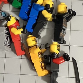 LEGO&reg; Minifigure Lloyd Jungle Knee Pads Tournament 70749 Ninjago H2 3