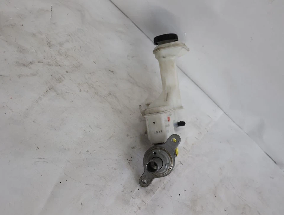 Cilindro de freno de Maestro Nissan X-TRAIL T32 1.6 96 kW 130 HP ABS diese 86368 - Imagen 2 de 3