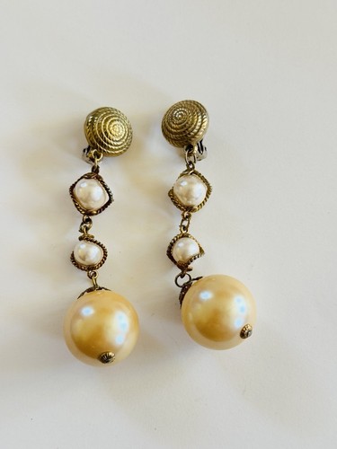 VTG Regal Earrings Dangle statement Gold Flashy Acrylic Pearl Tassel Clip 1980s - Picture 2 of 6