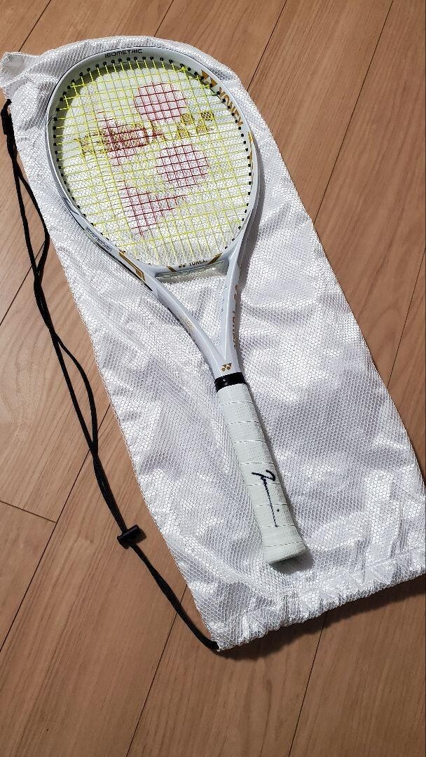 Yonex EZONE 98 Limited Edition Naomi Osaka G2 Tennis Racket Yonex EZONE 98 Limited Edition Naomi Osaka G2 Tennis Racket