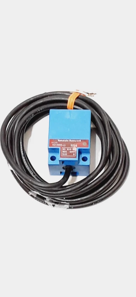 Yamatake-Honeywell FL2-20D6H-L3 Proximity Switch Sensor 10-30VDC  - Image 2 of 4