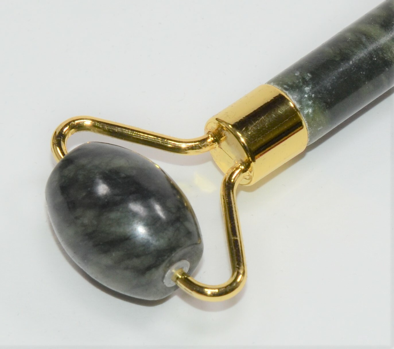 Jade Face Roller With Soft Pouch Storage Case - Dark Green