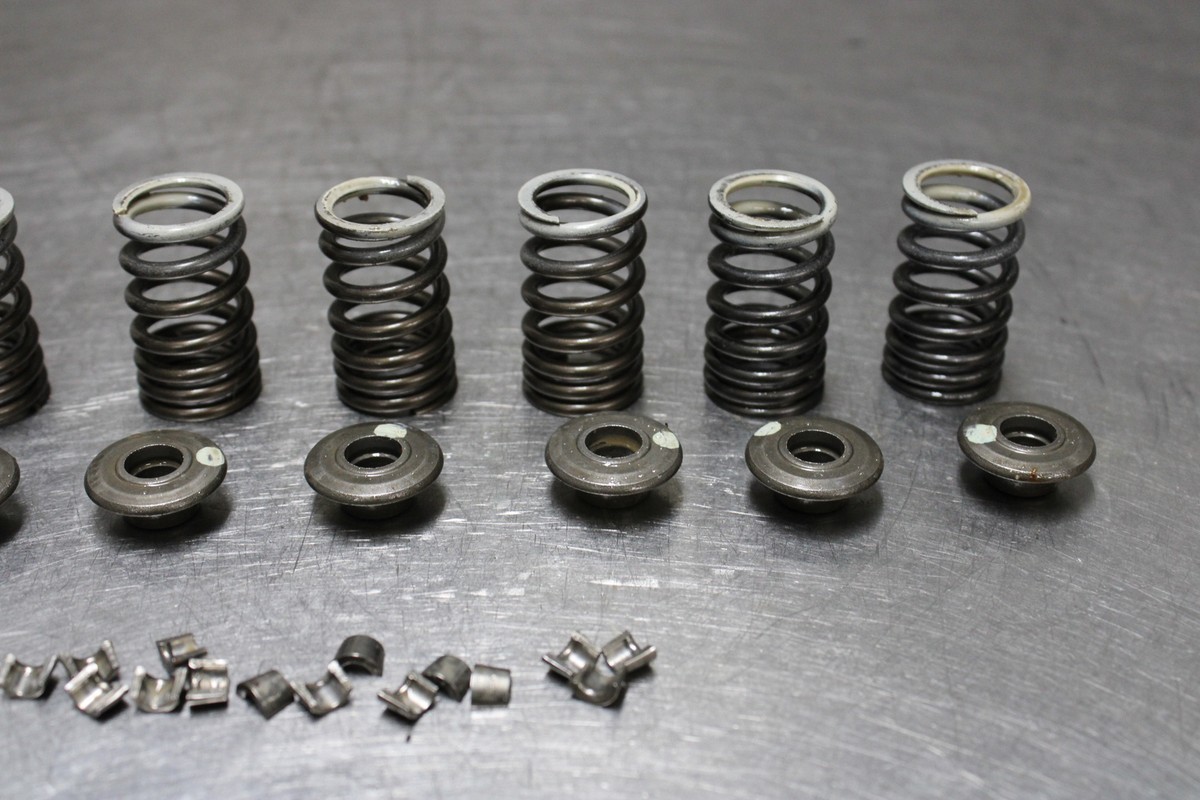 あきら PAXTON MESH LONG SLEEVE CREW NECK BODYSUIT IN ORANGE – AKIRA