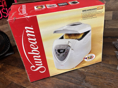 Sunbeam 5891 Automatic Bread Maker Machine White 2 LB Capacity - NEW OPEN BOX