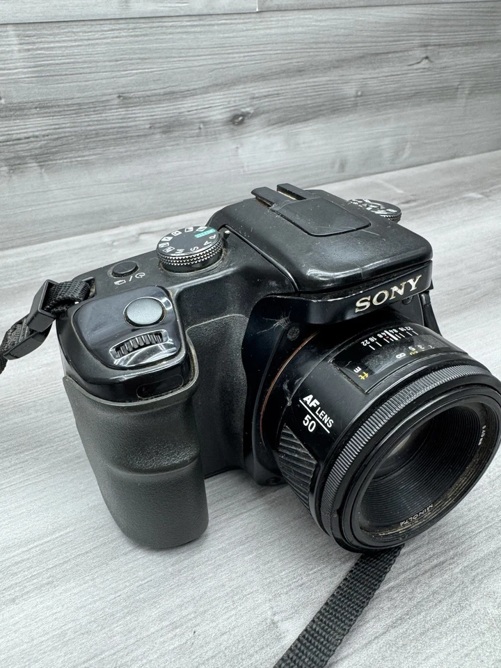 SONY ALPHA N50 DSLR-A100 DIGITAL CAMERA 10.2 MEGAPIXEL SIGMA ZOOM 50MM MINOLTA - Image 3 of 4