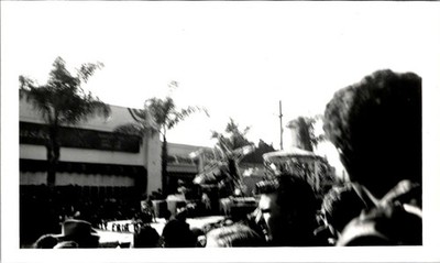 1940s Tournament of Roses Parade ''LILY FAIR'' Float & Crowd Photo Pasadena