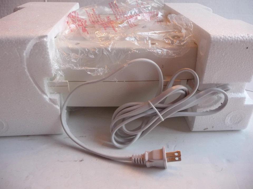 GPX -Ready Under Cabinet CD/Radio Player Model D835 NEW OPEN BOX! - Image 4 of 4