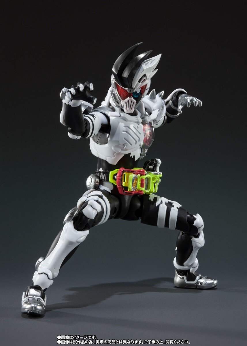 BANDAI S.H.FIGUARTS KAMEN RIDER GENM ZOMBIE ACTION GAMER LEVEL X-0