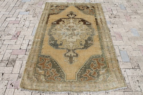 Türkischer Teppich 46 Zoll x 78 Zoll Vintage helle Farbe Medaillon Oushak Car... - Bild 2 von 12