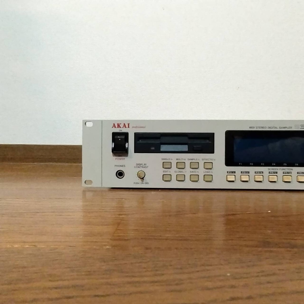 Akai S3000XL Digital Stereo Sampler Good Working Free Akai S3000XL Digital Stereo Sampler Good Working Free