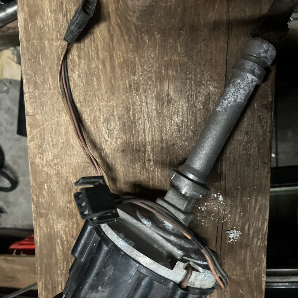 84-90 Chevrolet Corvette Ignition Distributor Assembly Delco Genuine OEM 1103595 - Image 4 of 4