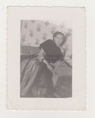 Pretty Cute Young Woman Charming Attractive Lady Girl Nice Snapshot Old Photo
