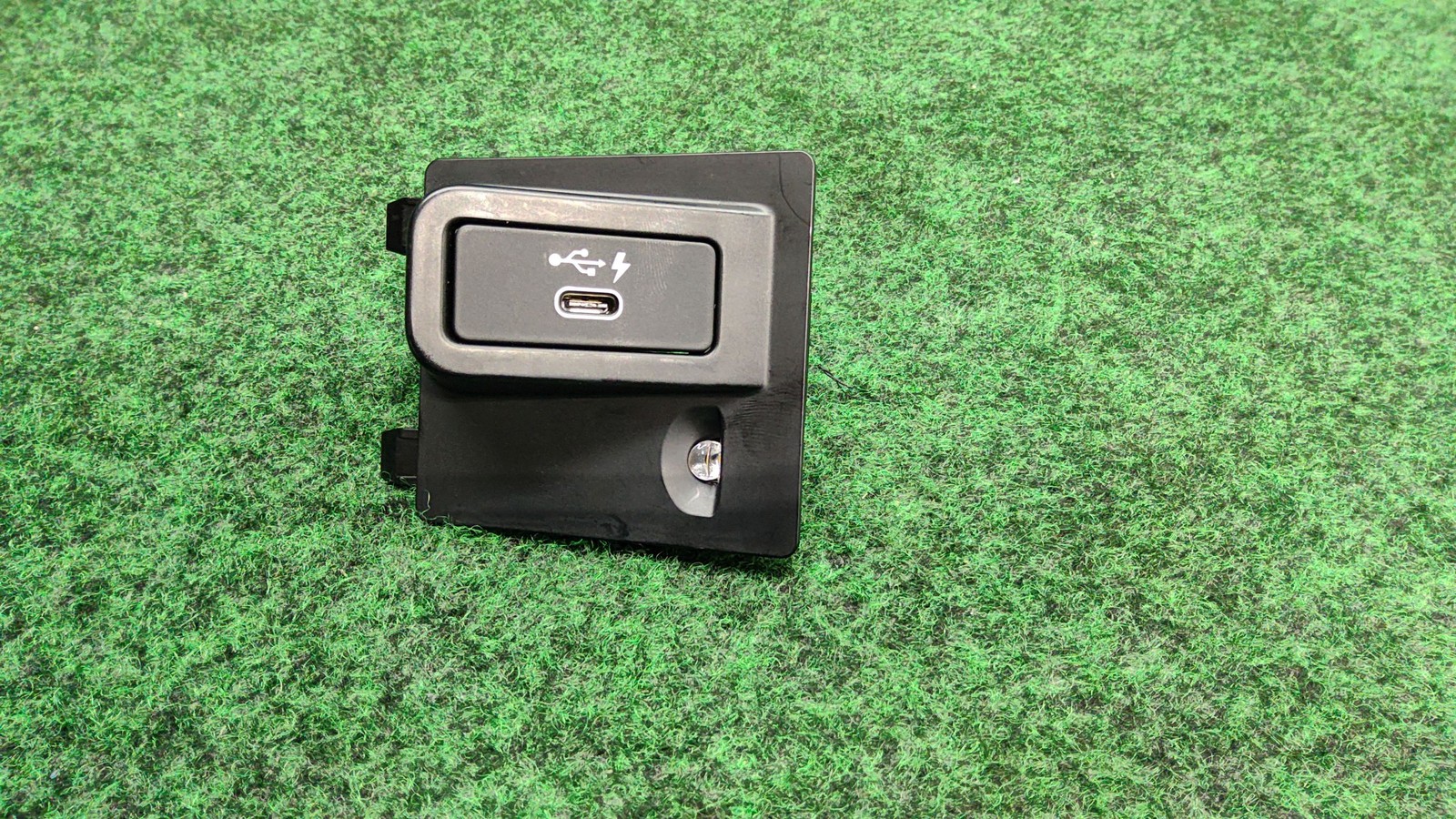 2018-2024 Bmw X3 Center Console Storage Usb-c Port Oem 51169458489 / 84108711939