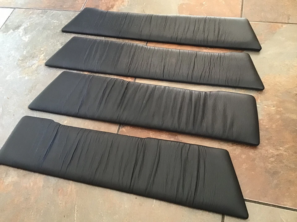 JUEGO DE INSERCIONES DE TARJETAS DE PUERTA DE CUERO VOLVO 850. GRIS OSCURO EXCELENTE ESTADO SIN MARCA Foto 2 de 4