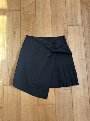 Chic Asymmetrical Black Pleated Skorts with Twist Bow