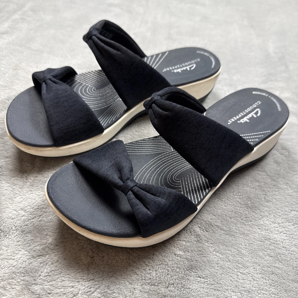 Sandalias de cuña Clarks Cloudsteppers para mujer 8,5 M negras azules con doble correa sin cordones Foto 2 de 4