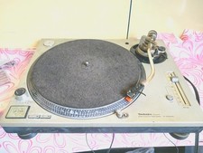 Technics SL-1200MK3D Vintage Turntable Record Player Power On Rotation Japan