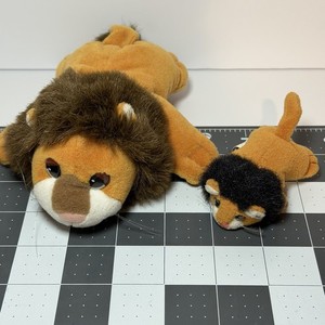Vintage 1997 Galoob Pound Puppies safari Lion Mom and Baby Plush
